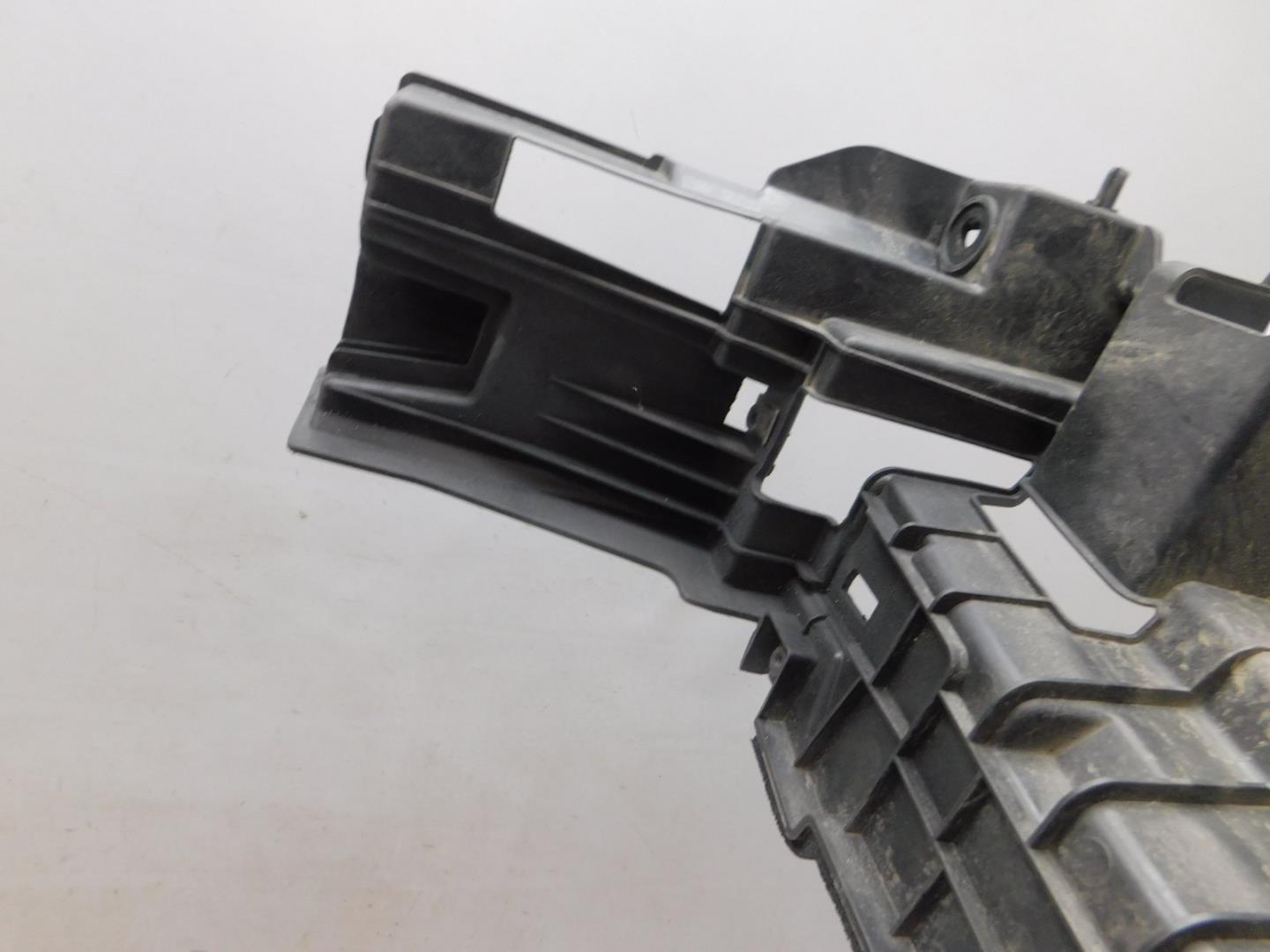 Кронштейн переднего бампера