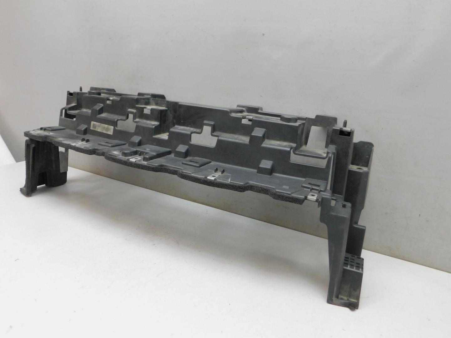 Кронштейн переднего бампера