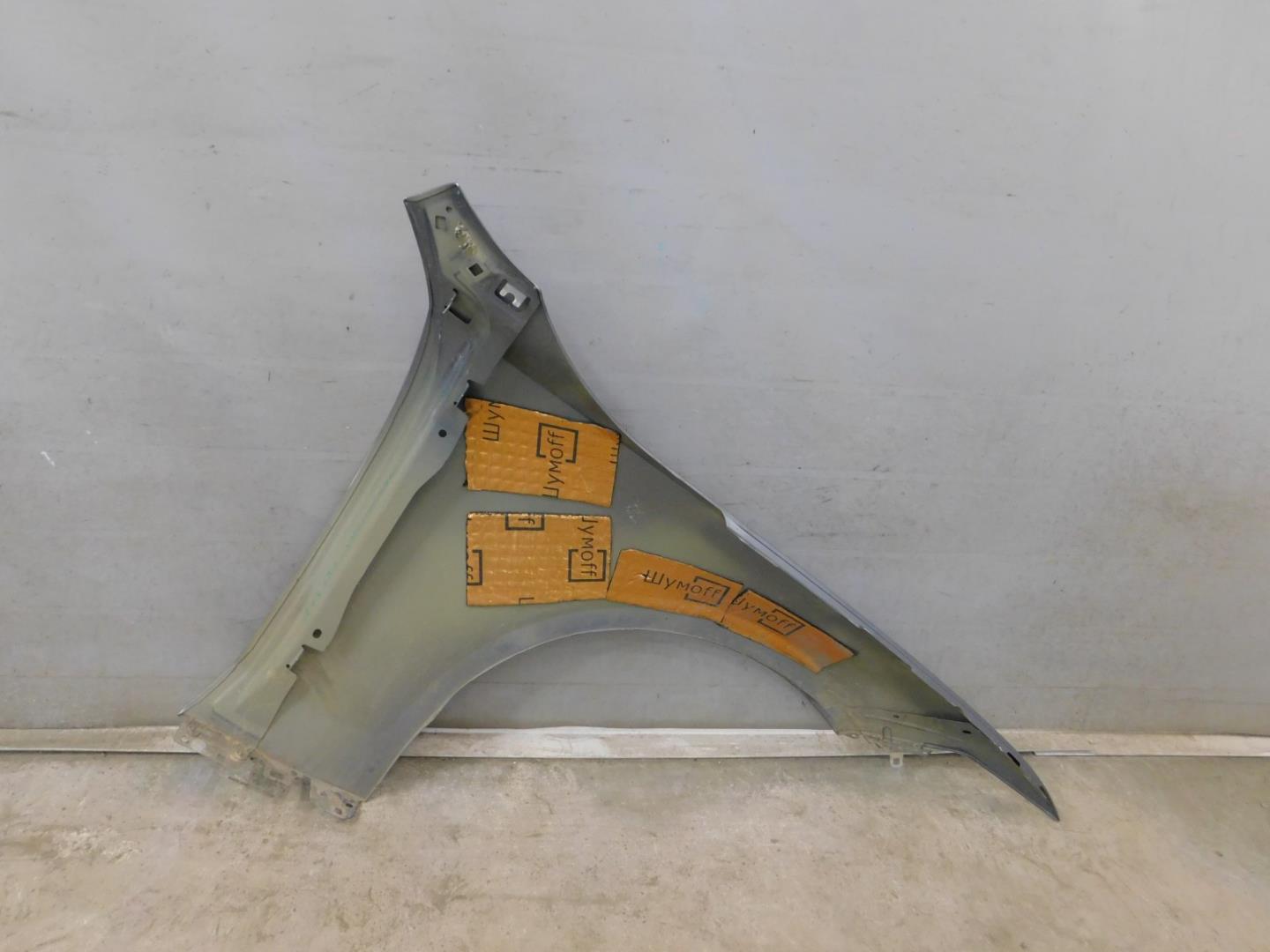 Крыло переднее левое