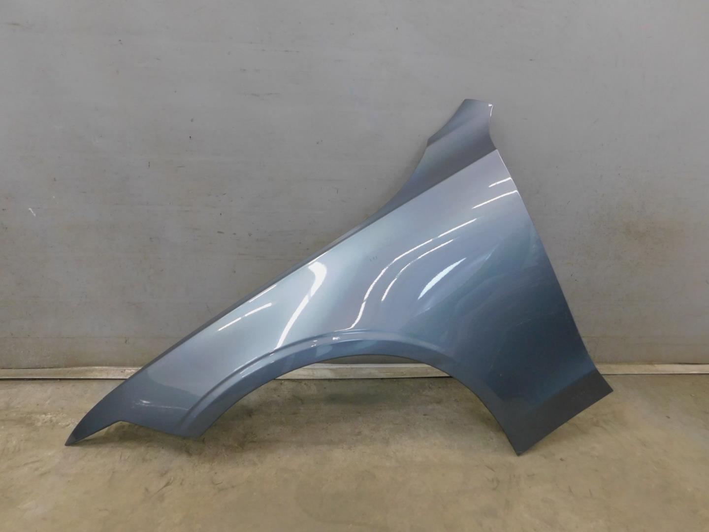 Крыло переднее левое