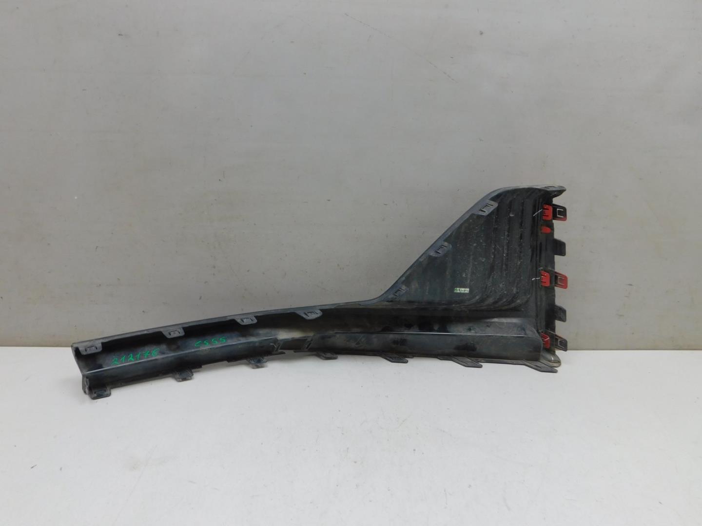 Накладка переднего бампера