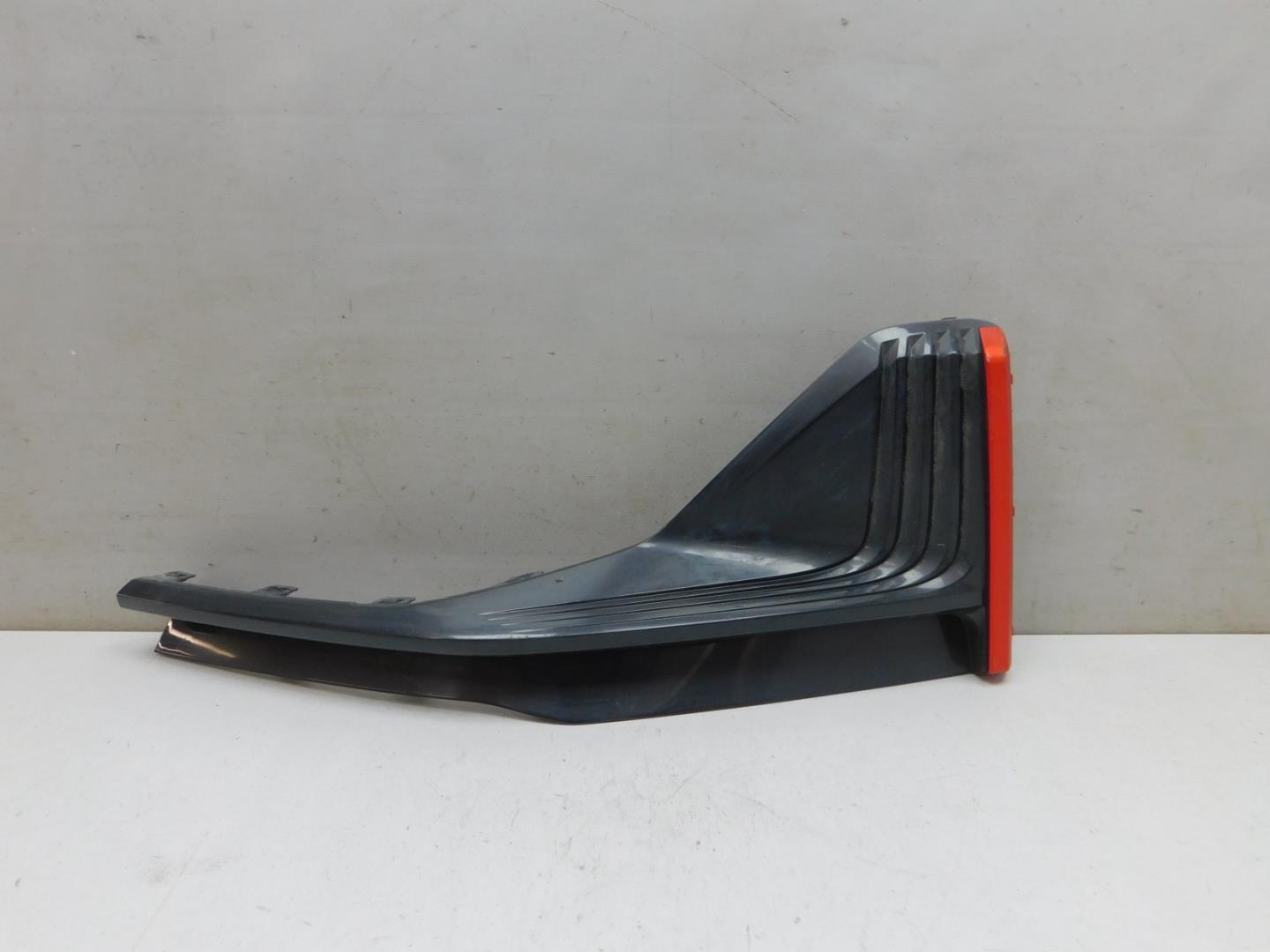 Накладка переднего бампера