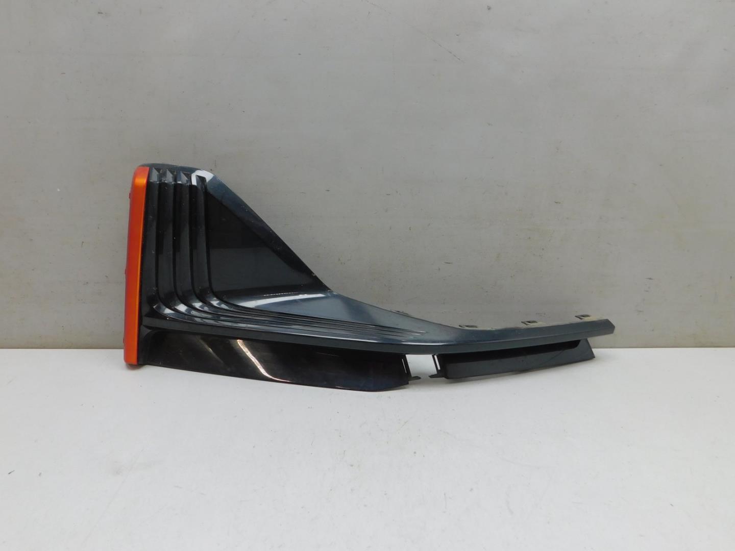 Накладка переднего бампера