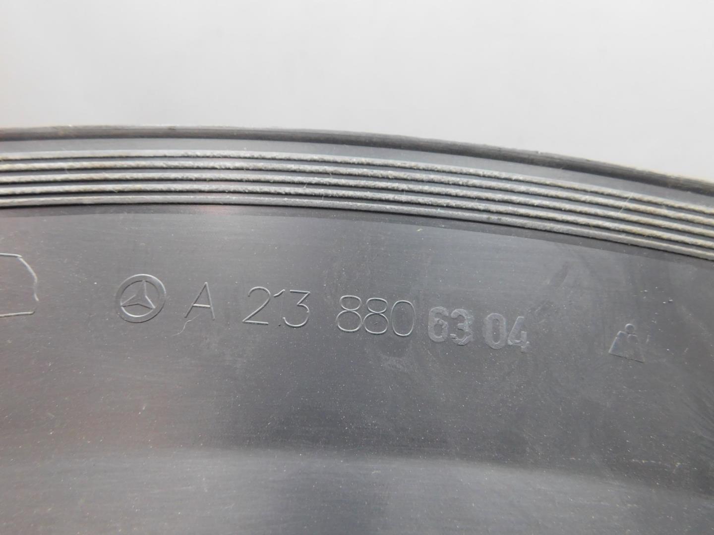 Накладка заднего крыла левого