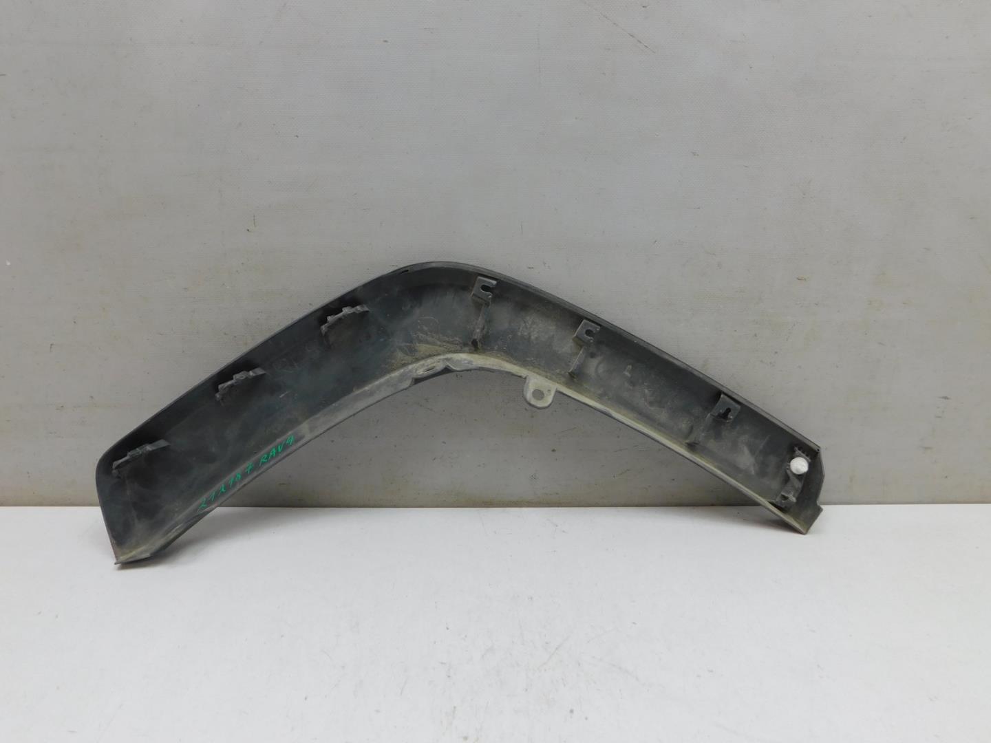 Накладка заднего крыла левого