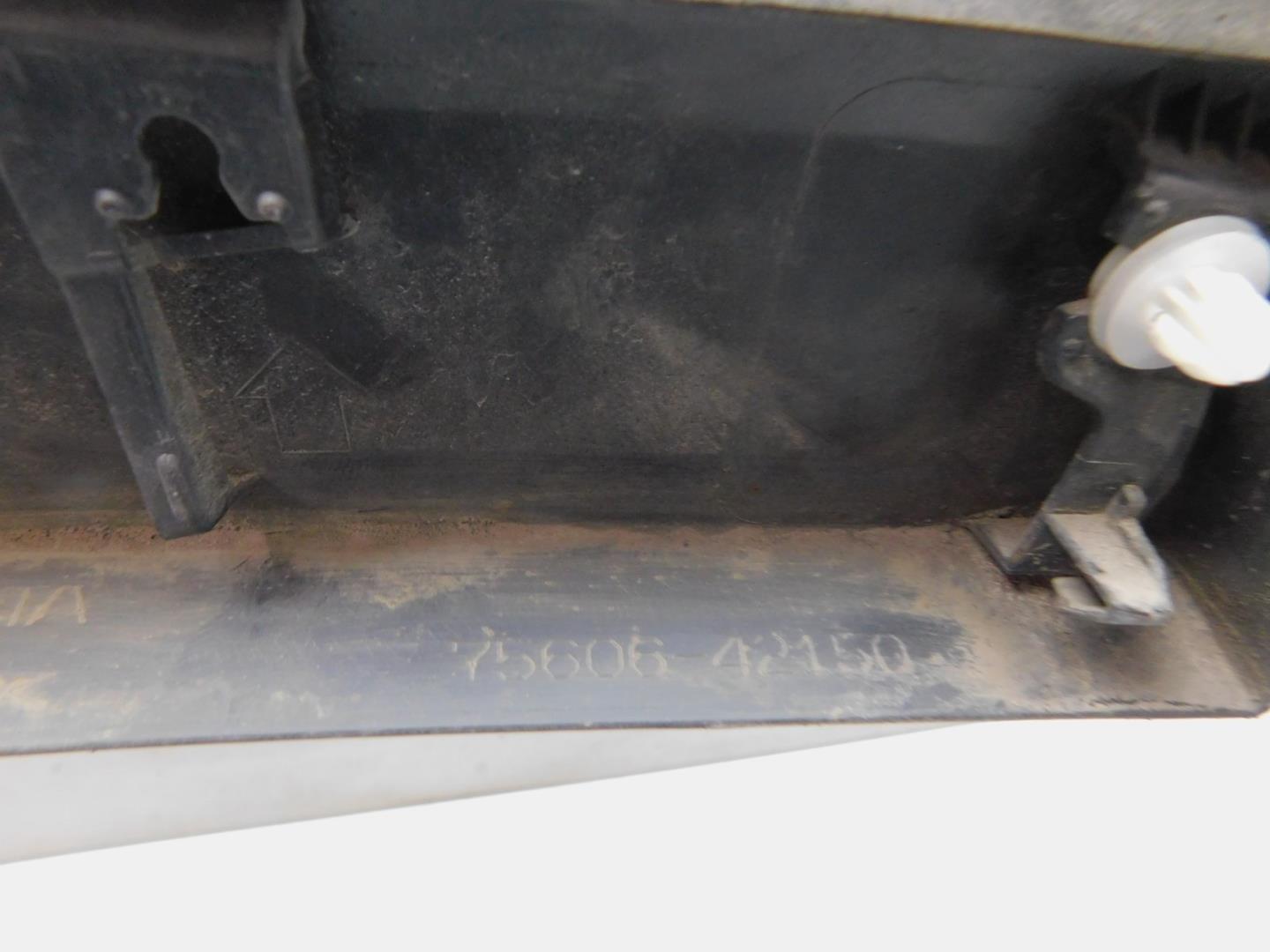 Накладка заднего крыла левого