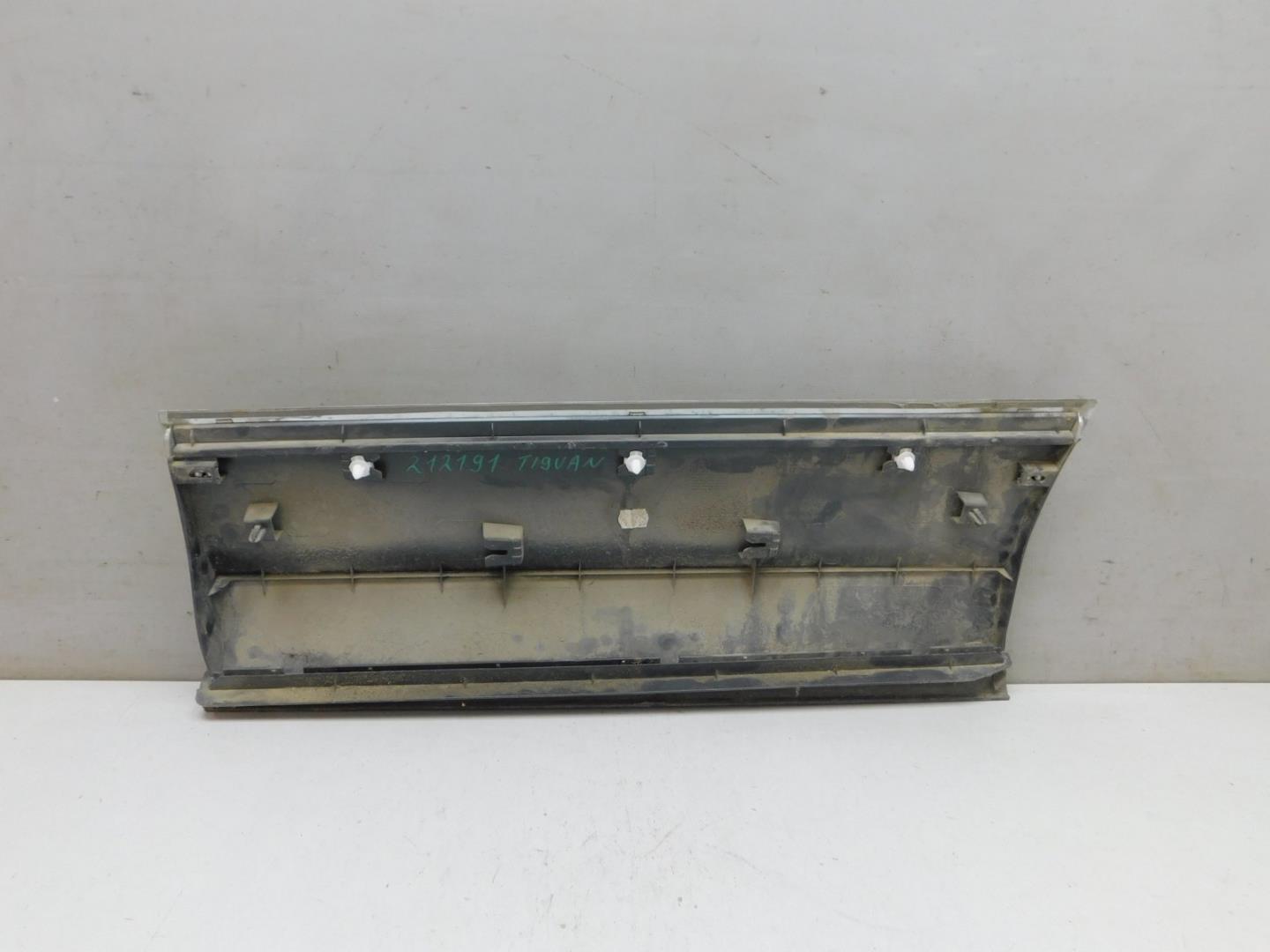 Накладка двери задней правой