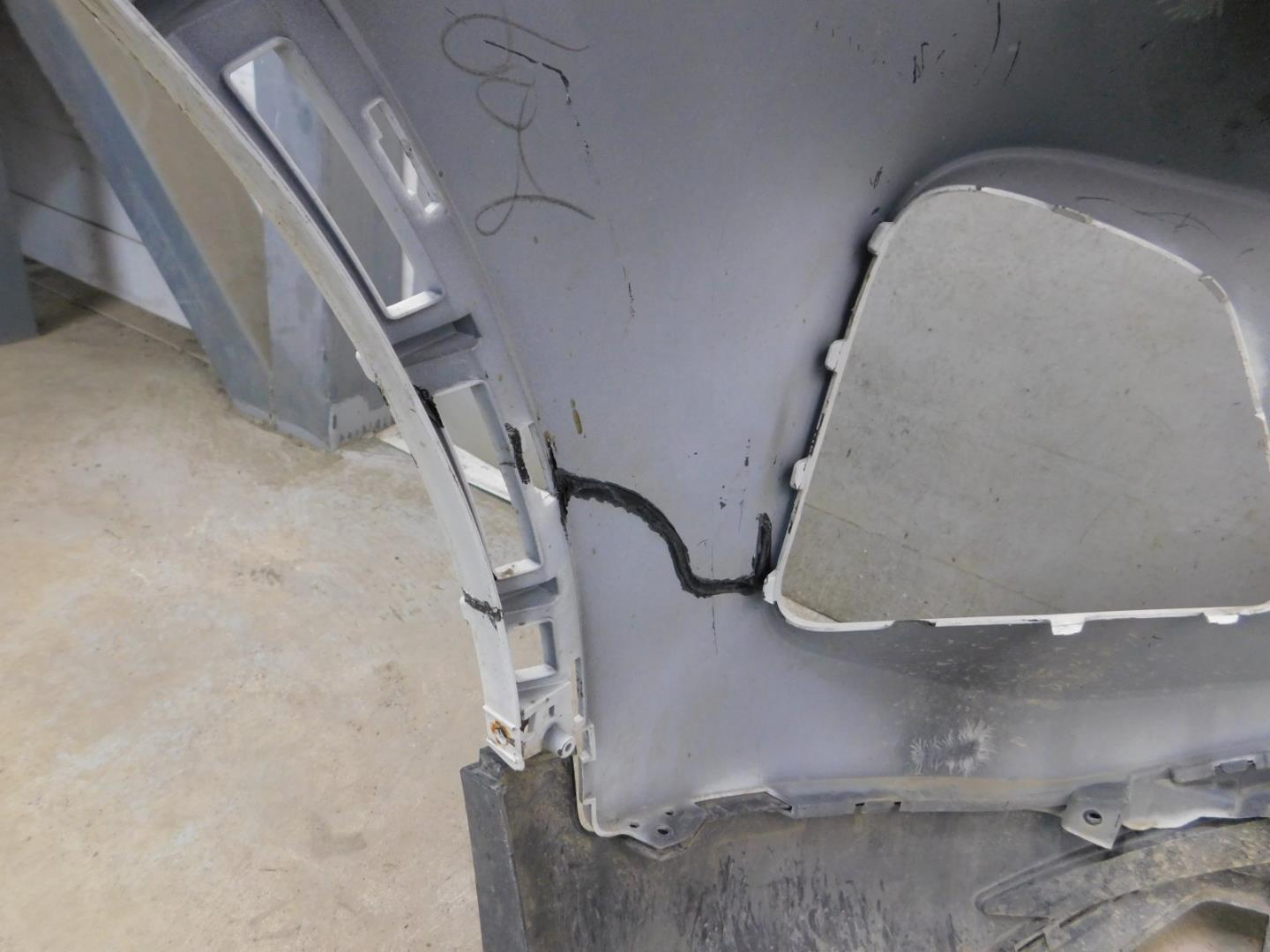 Бампер передний