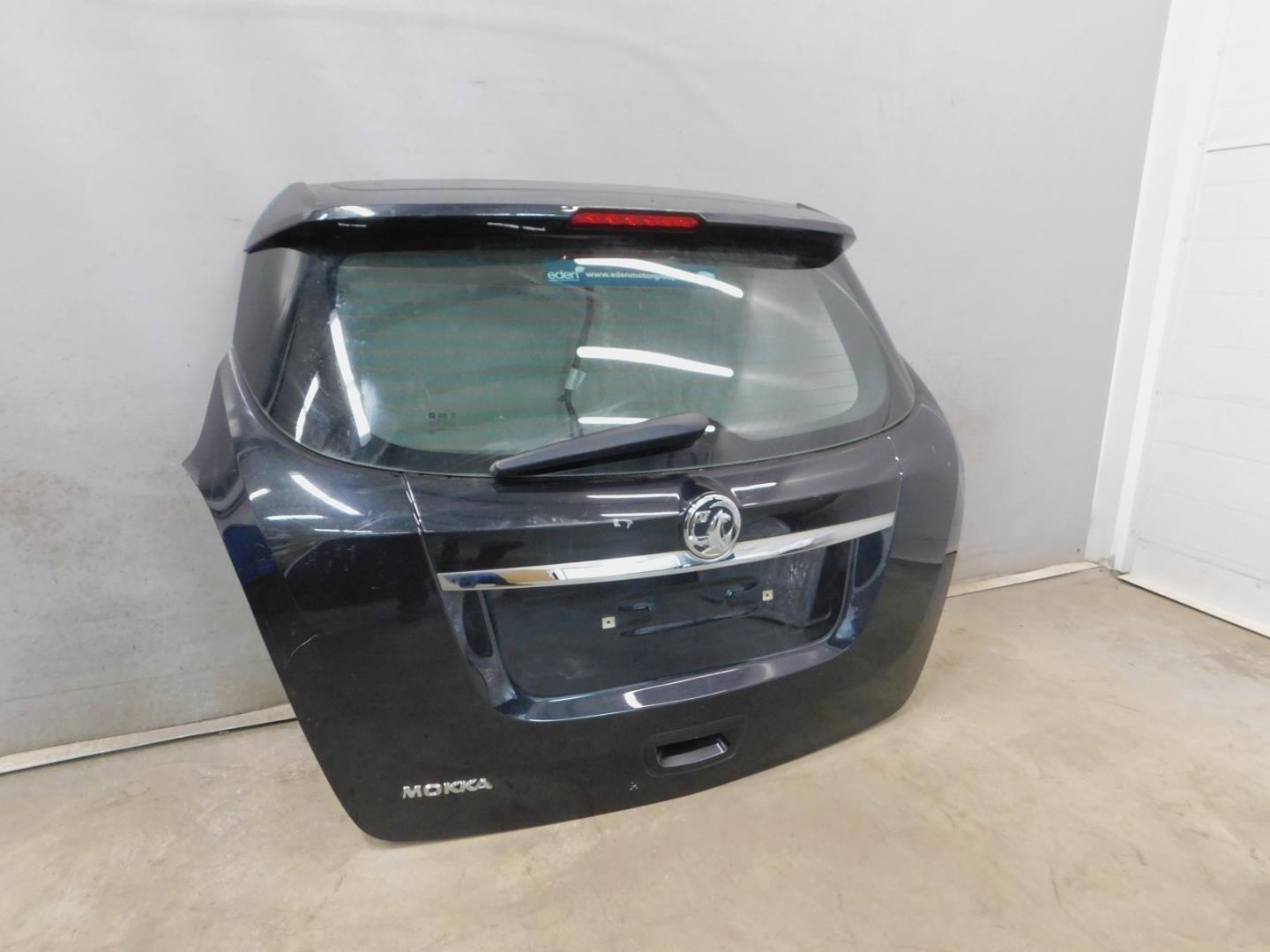 Дверь багажника