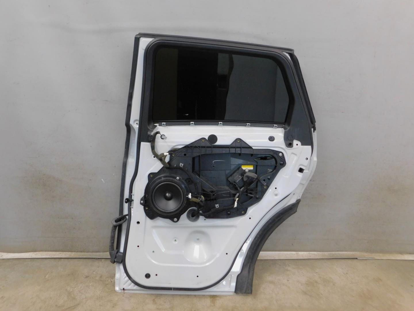 Дверь задняя правая