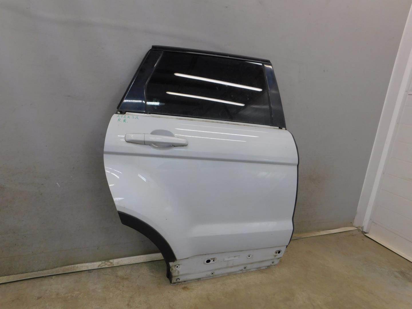 Дверь задняя правая