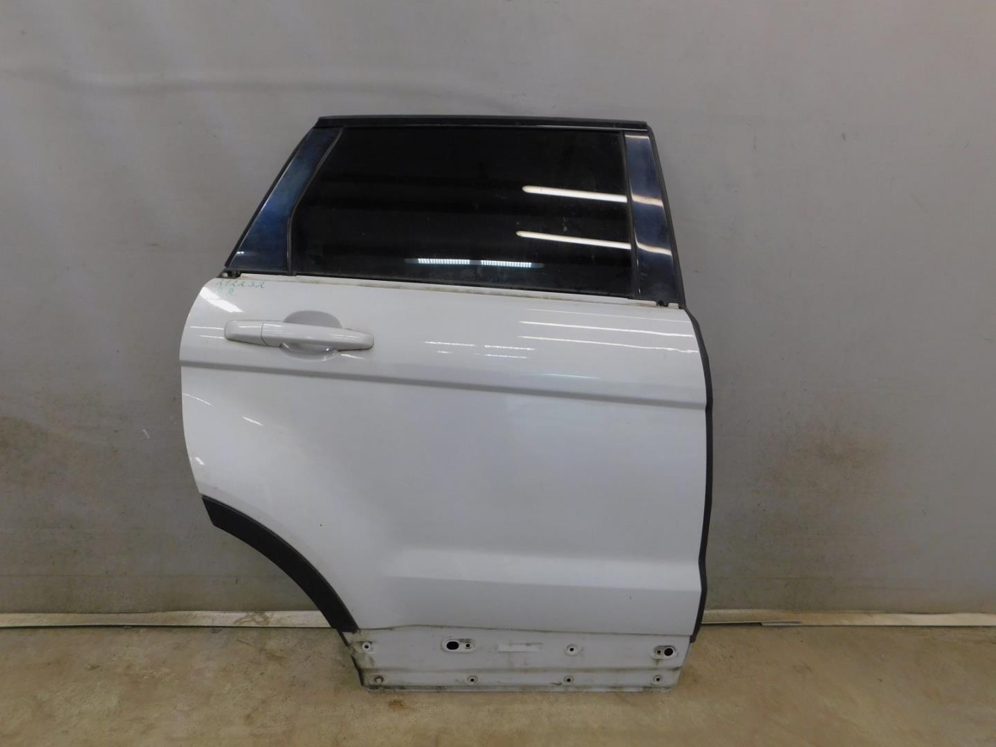 Дверь задняя правая