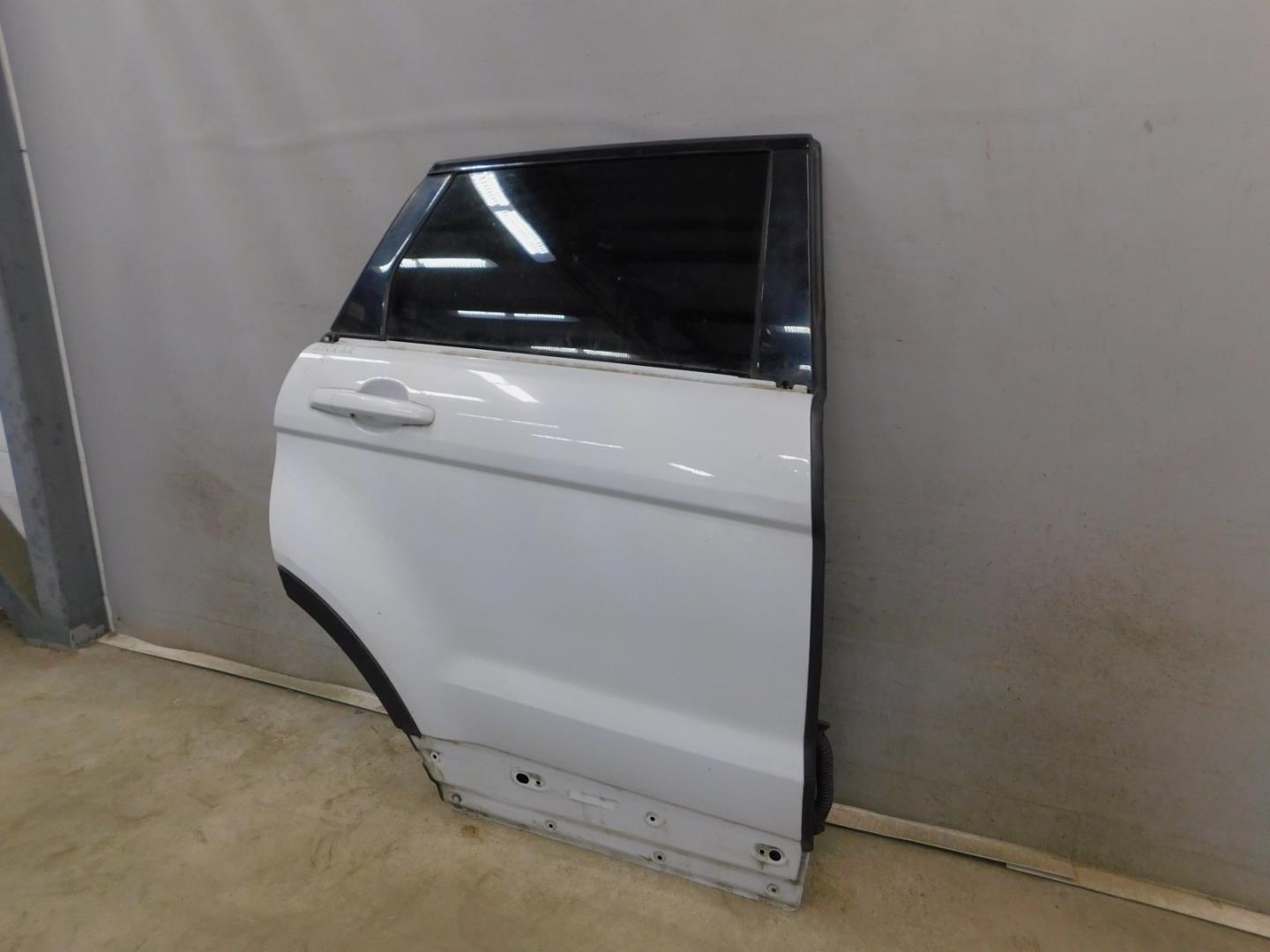 Дверь задняя правая