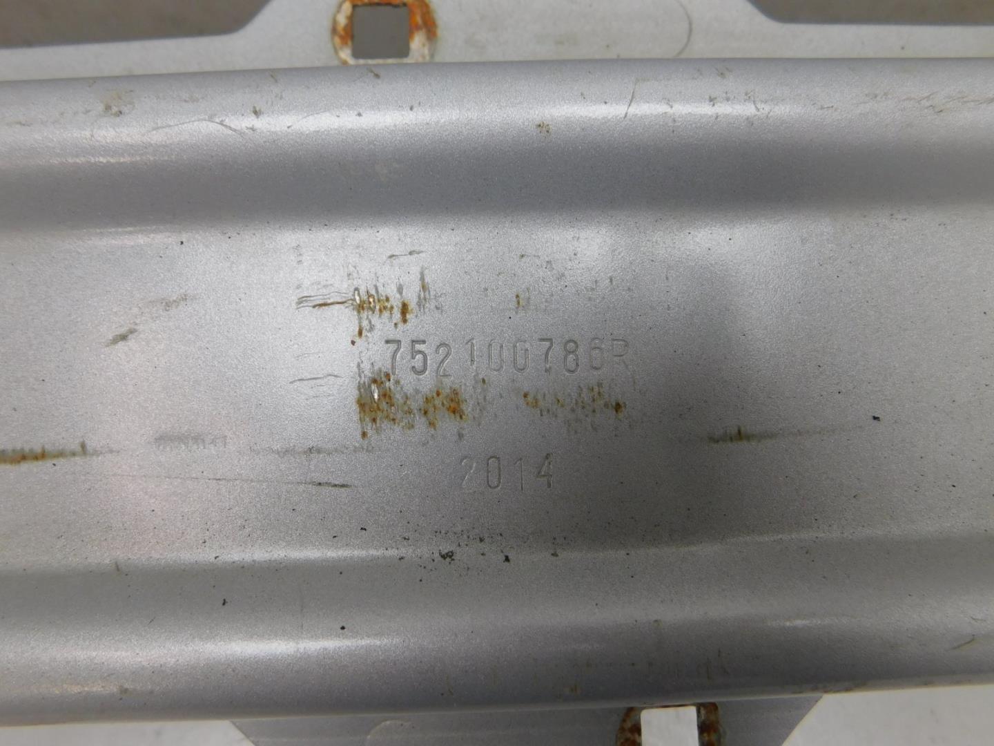 Усилитель переднего бампера