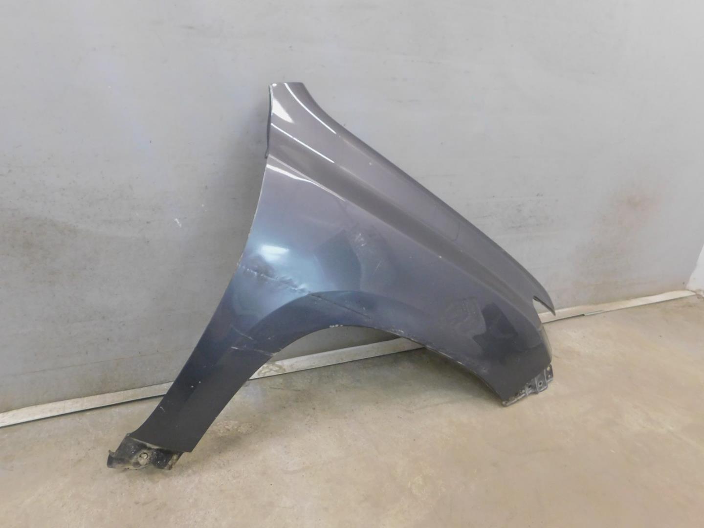 Крыло переднее правое