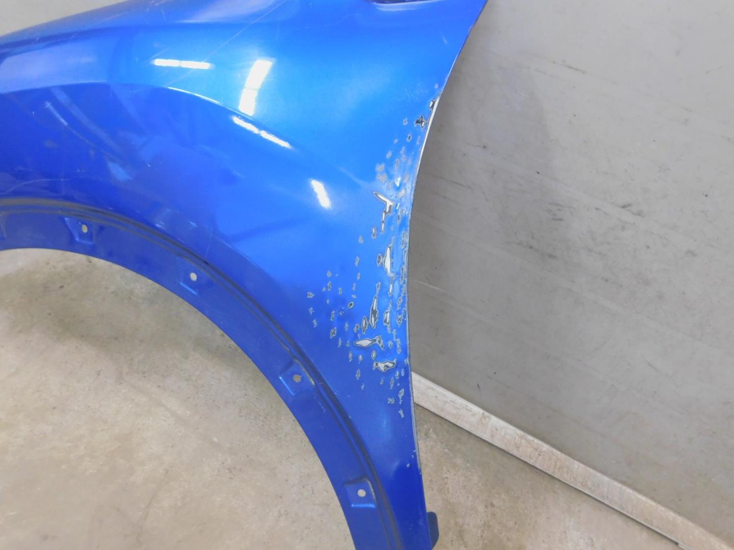 Крыло переднее левое