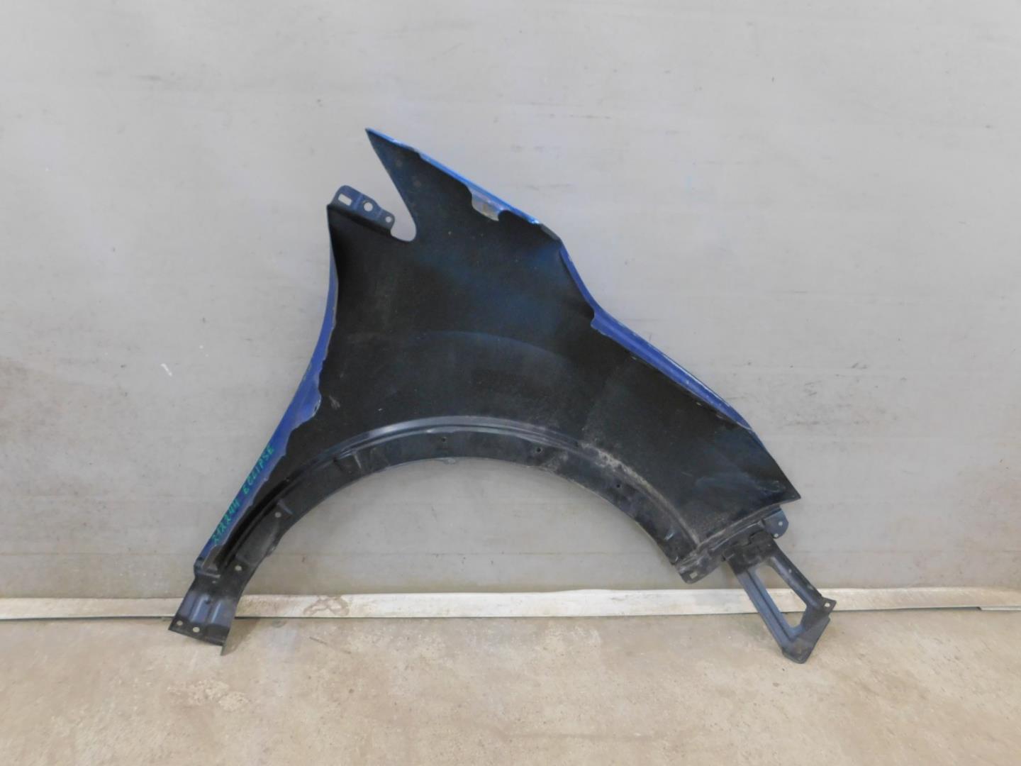 Крыло переднее левое