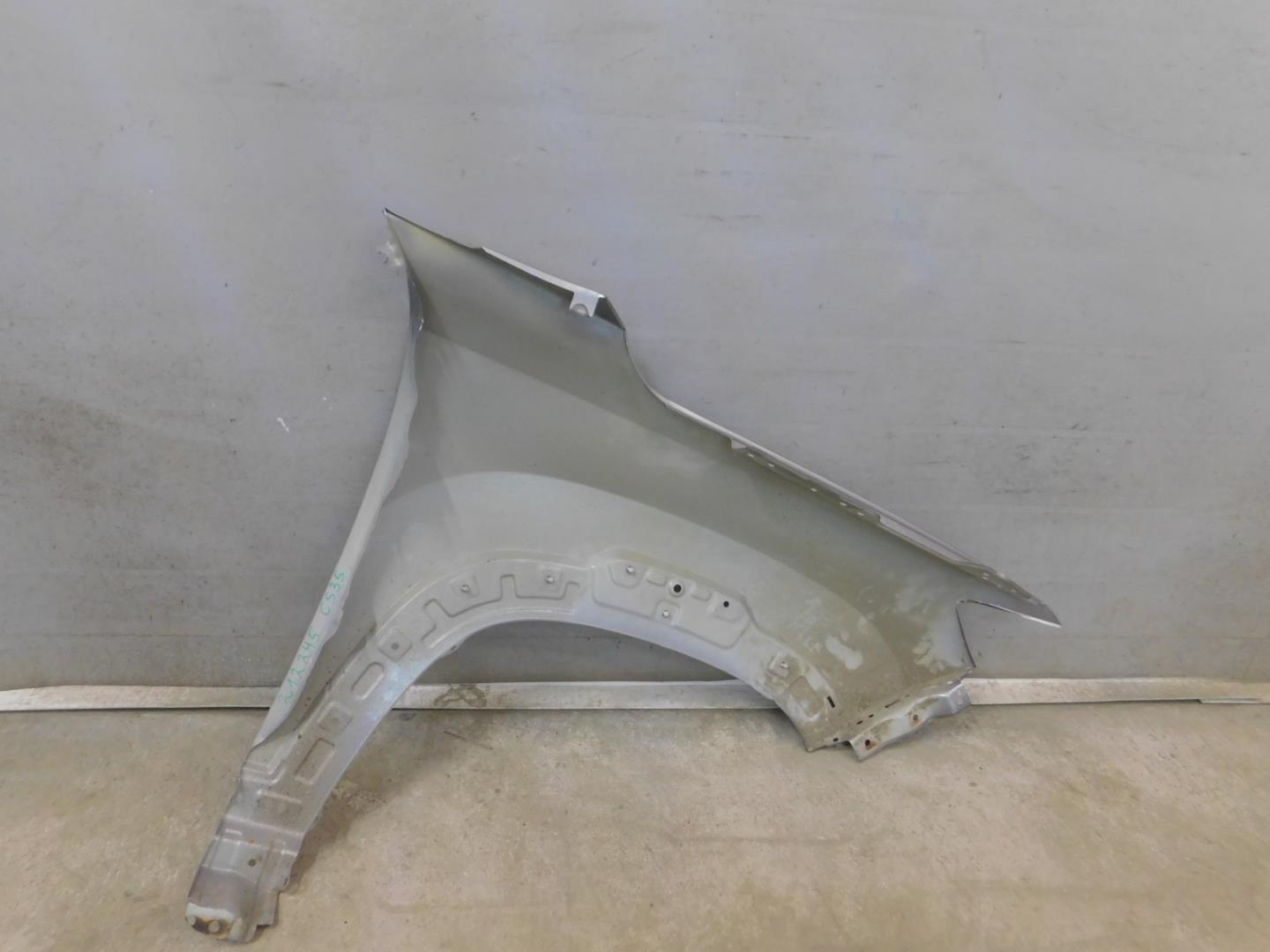 Крыло переднее левое