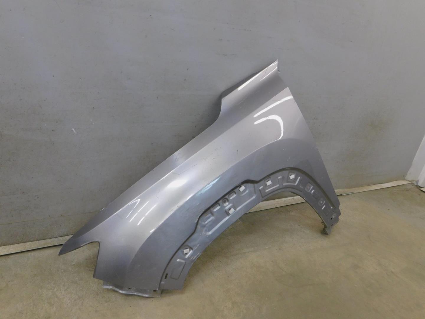 Крыло переднее левое