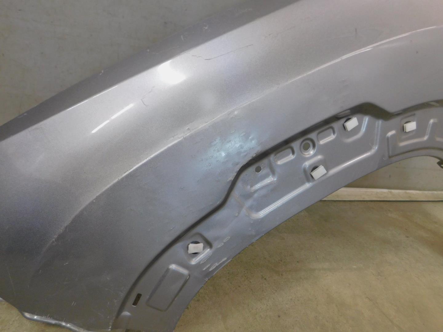 Крыло переднее левое