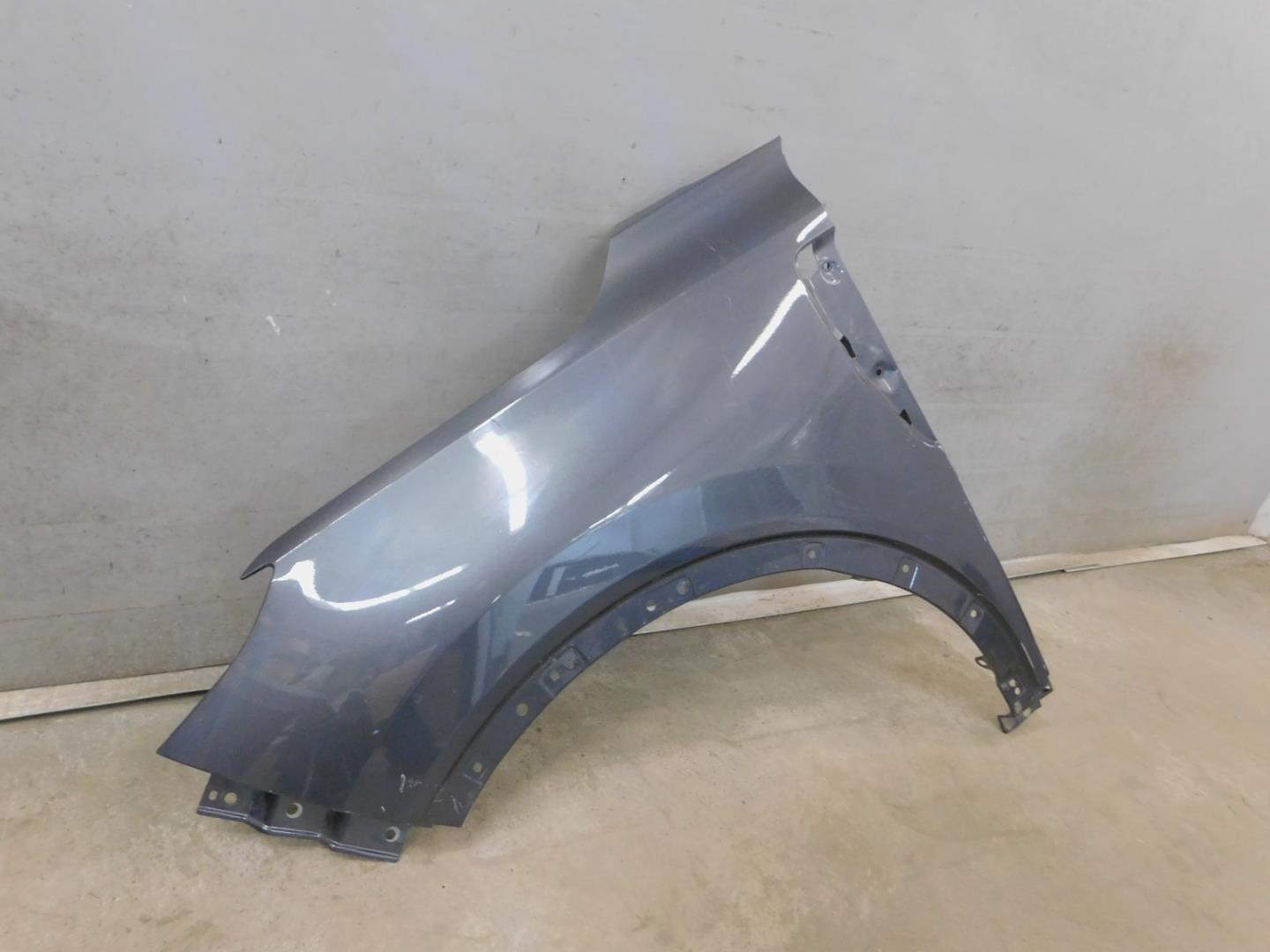 Крыло переднее левое