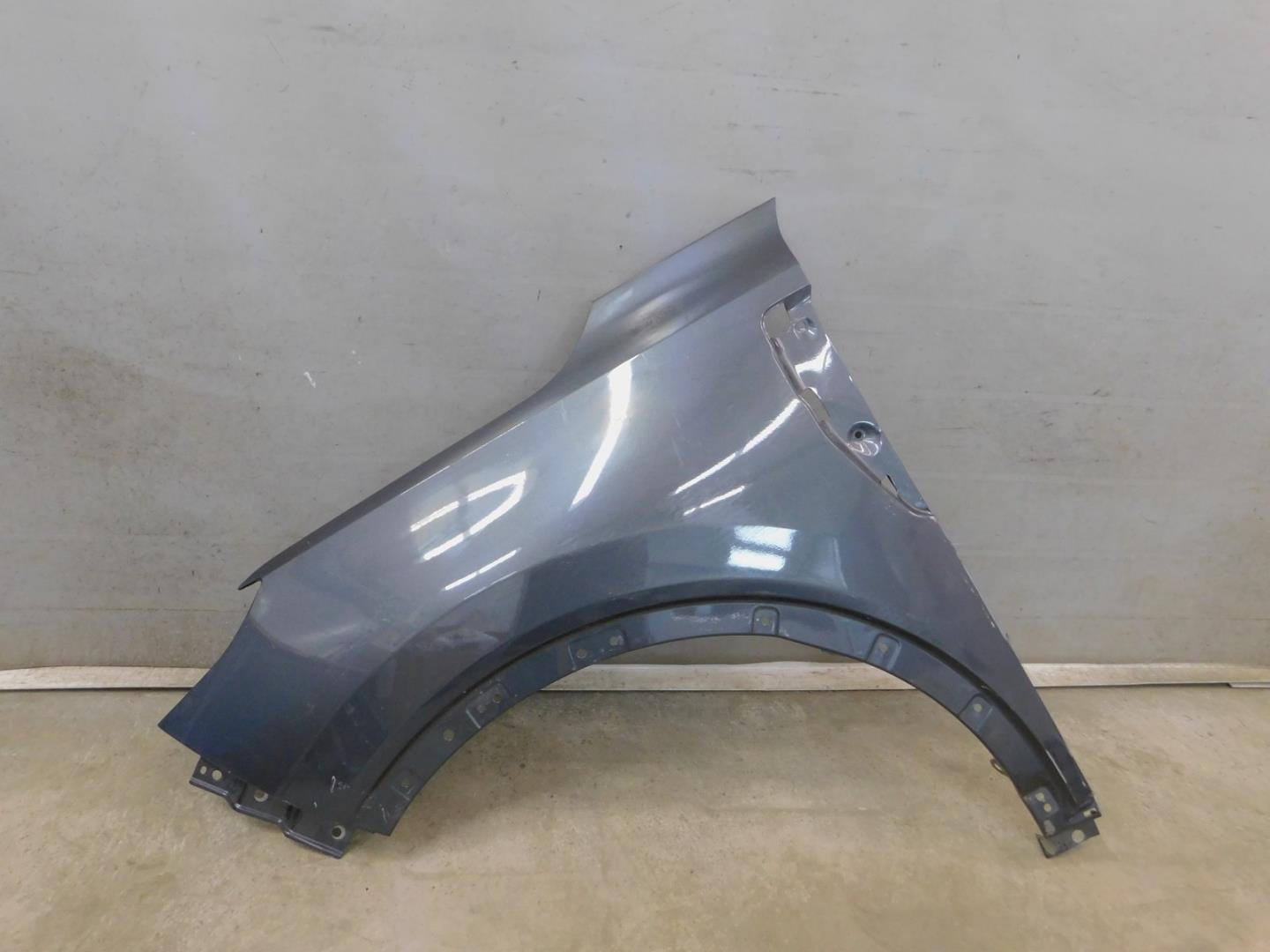 Крыло переднее левое