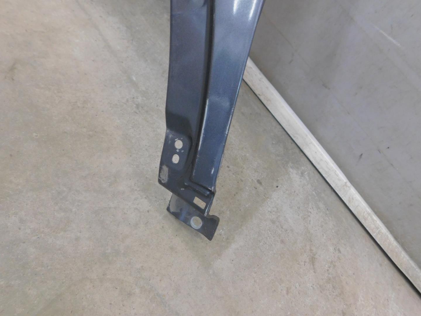 Крыло переднее левое