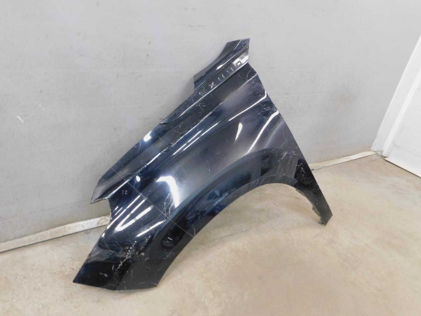 Крыло переднее левое