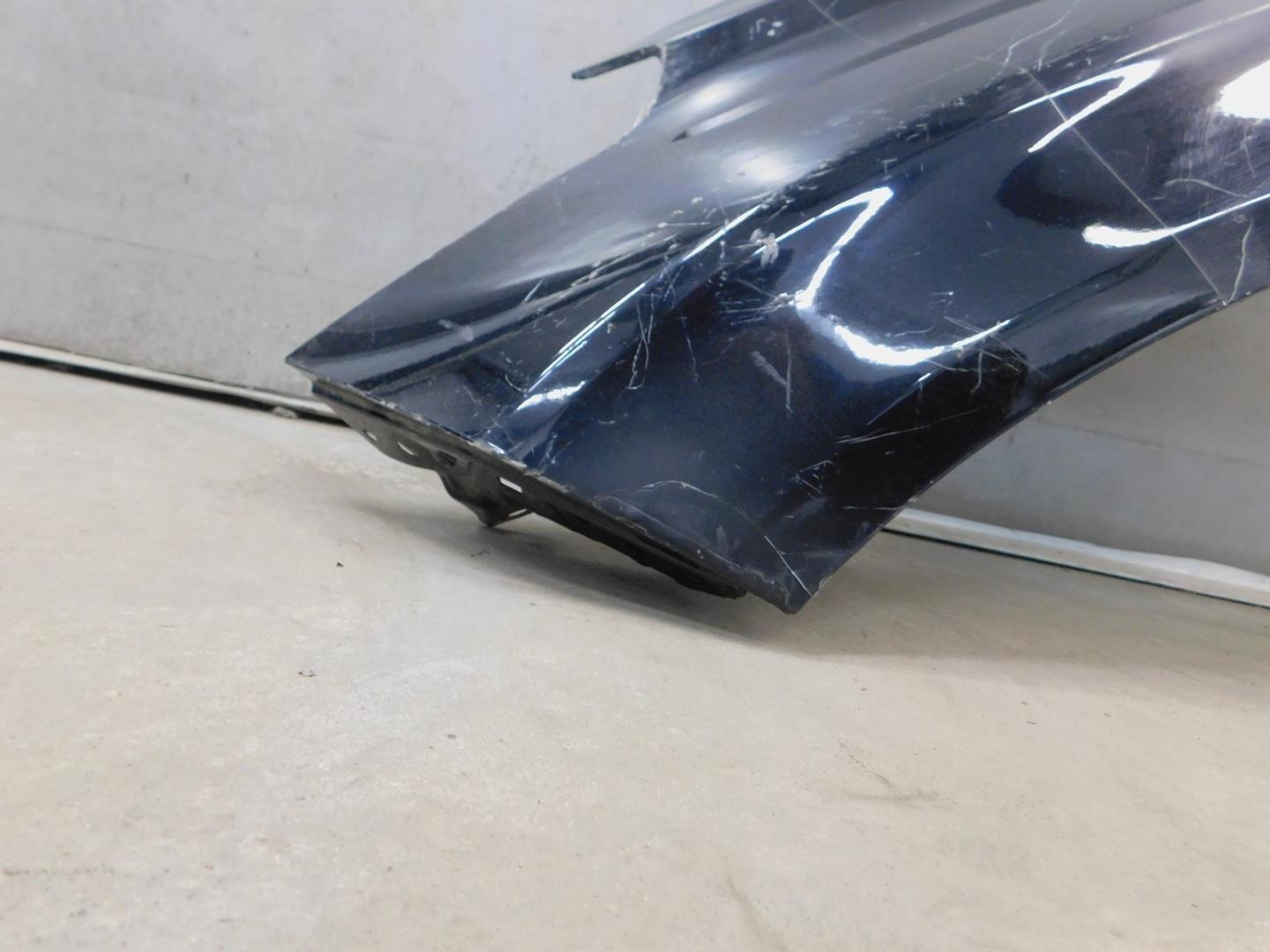 Крыло переднее левое