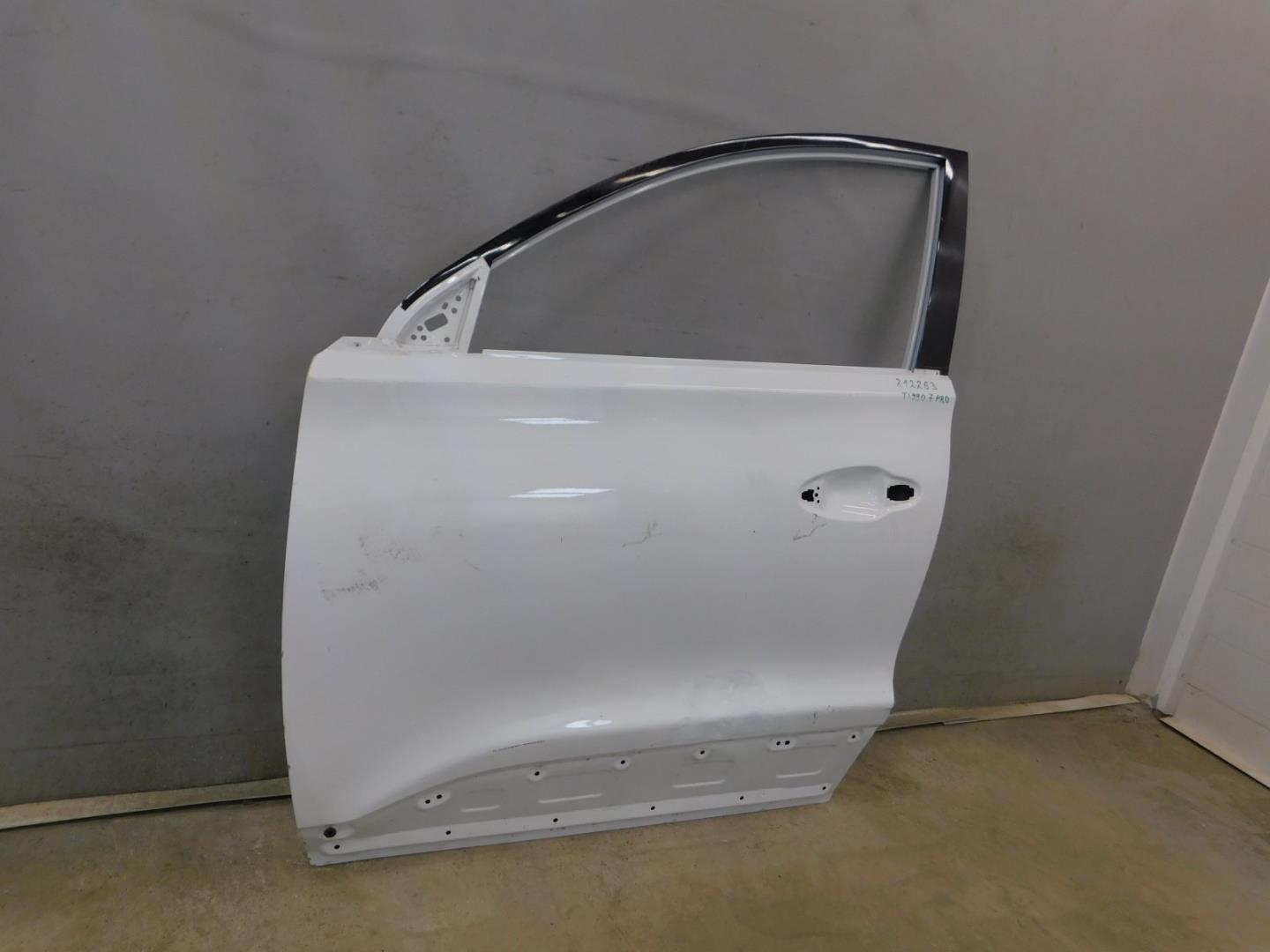 Дверь передняя левая