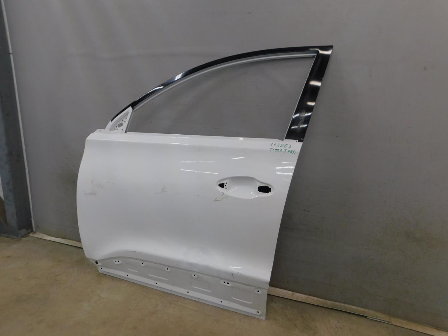 Дверь передняя левая