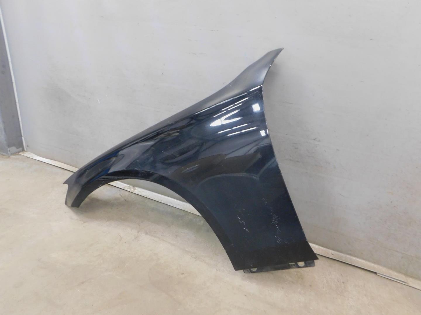 Крыло переднее левое