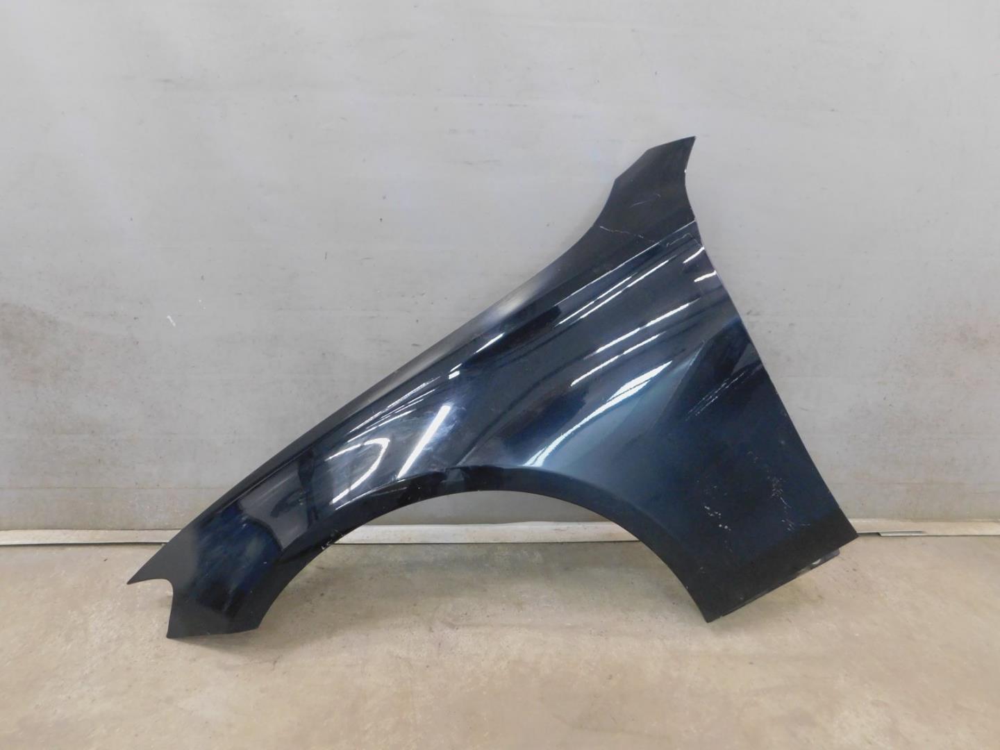 Крыло переднее левое