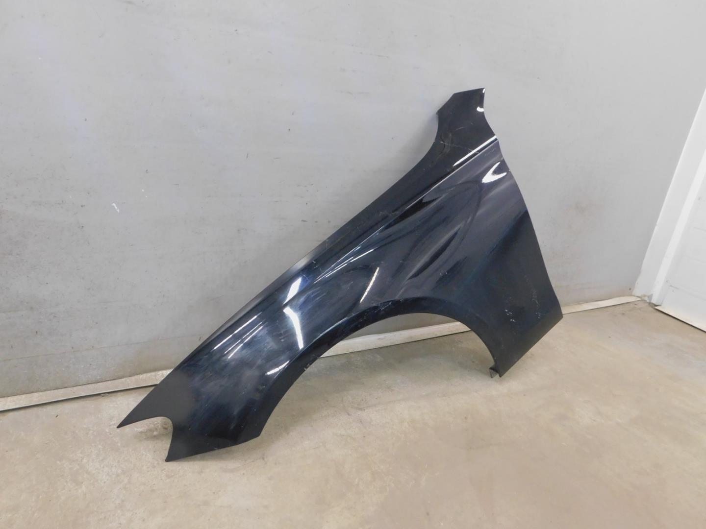 Крыло переднее левое