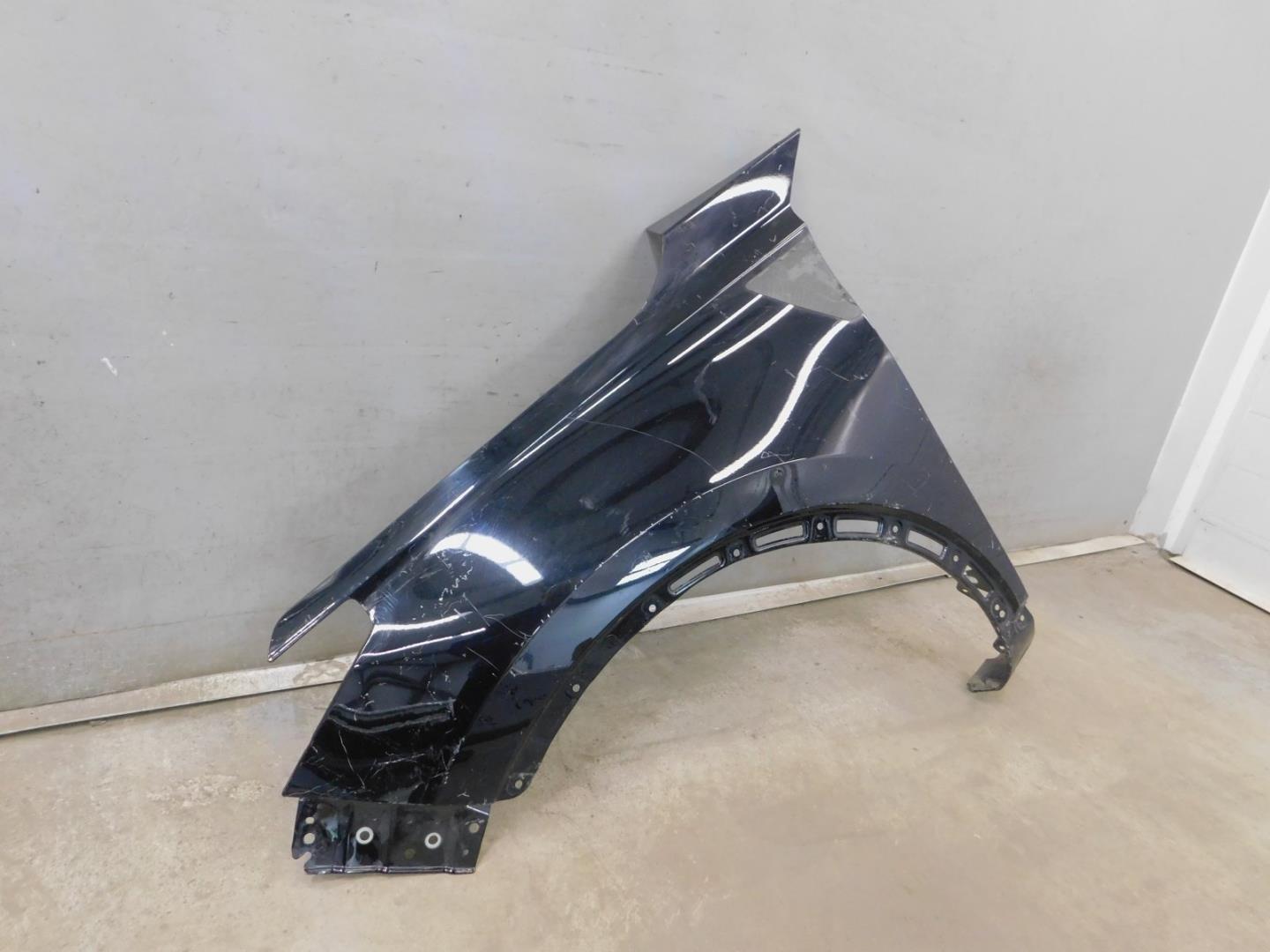 Крыло переднее левое