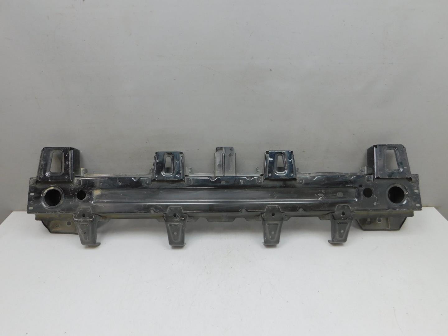 Усилитель заднего бампера