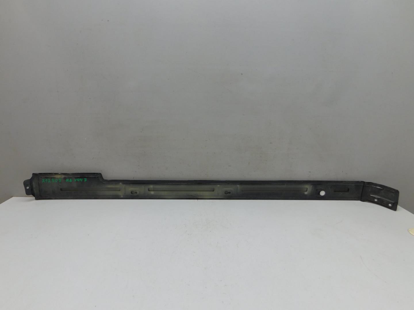 Накладка двери задней правой