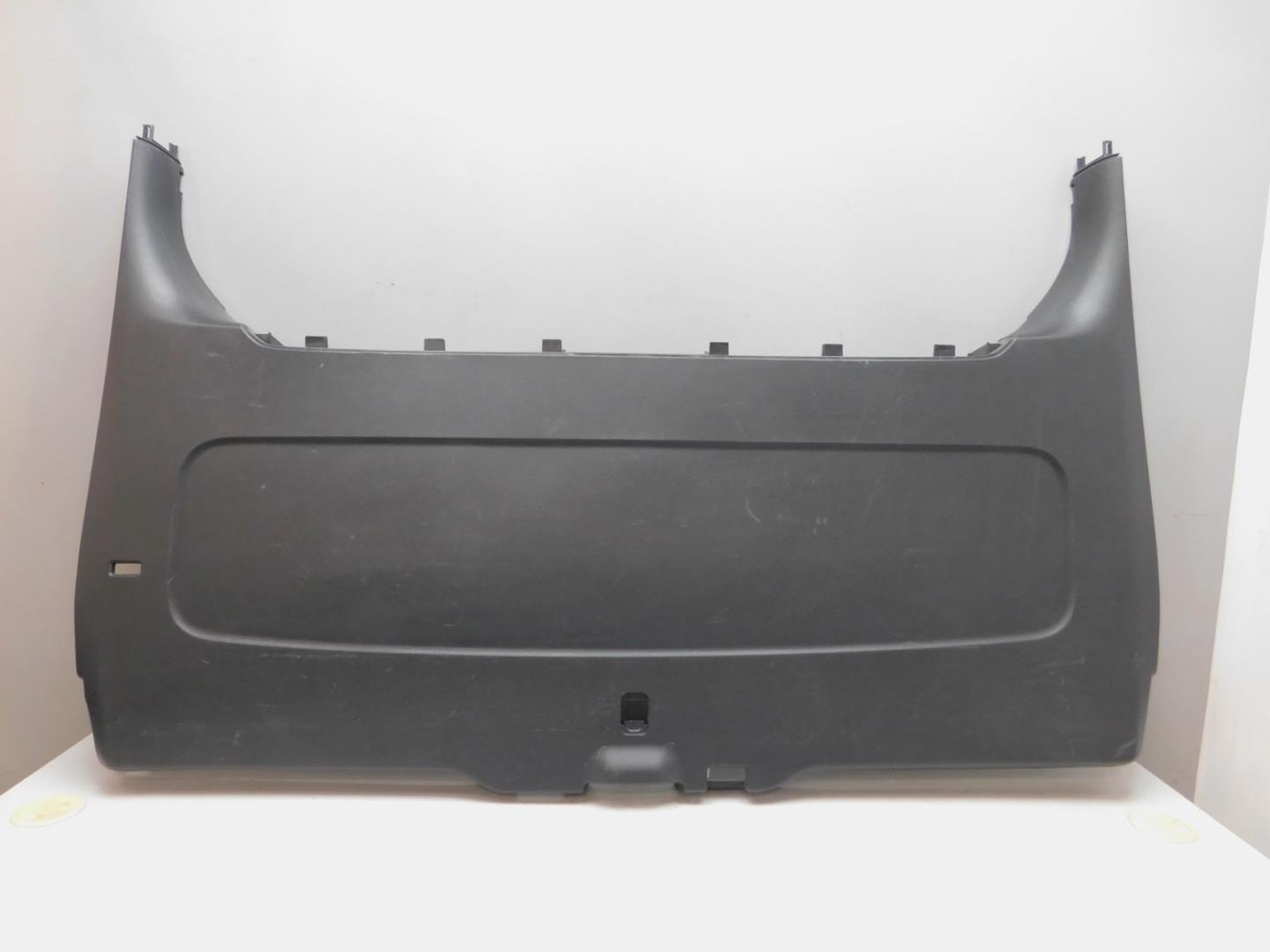 Обшивка двери багажника