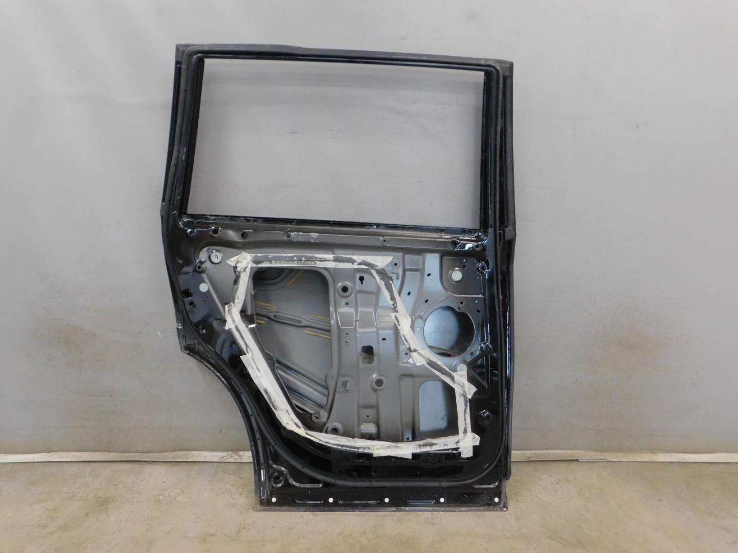 Дверь задняя левая