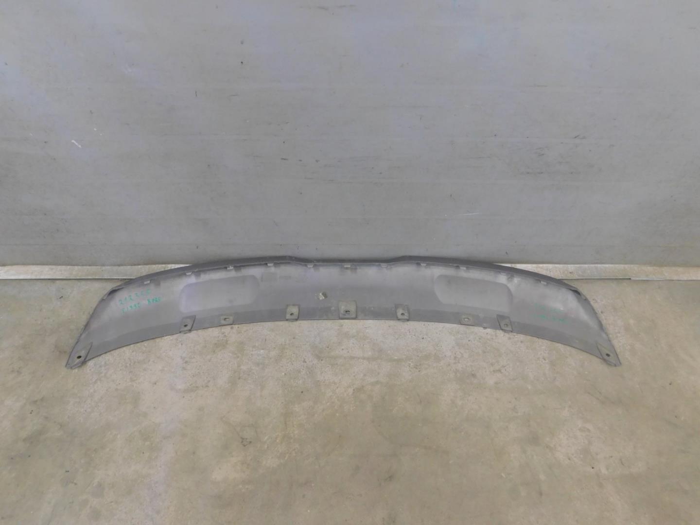 Накладка переднего бампера