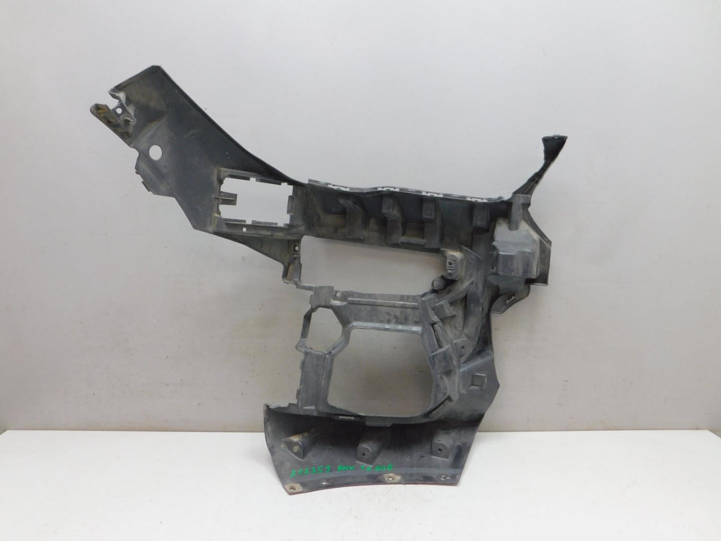 Кронштейн переднего бампера