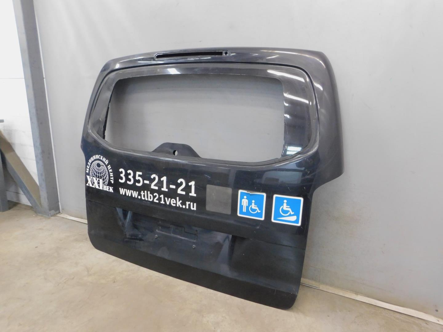 Дверь багажника