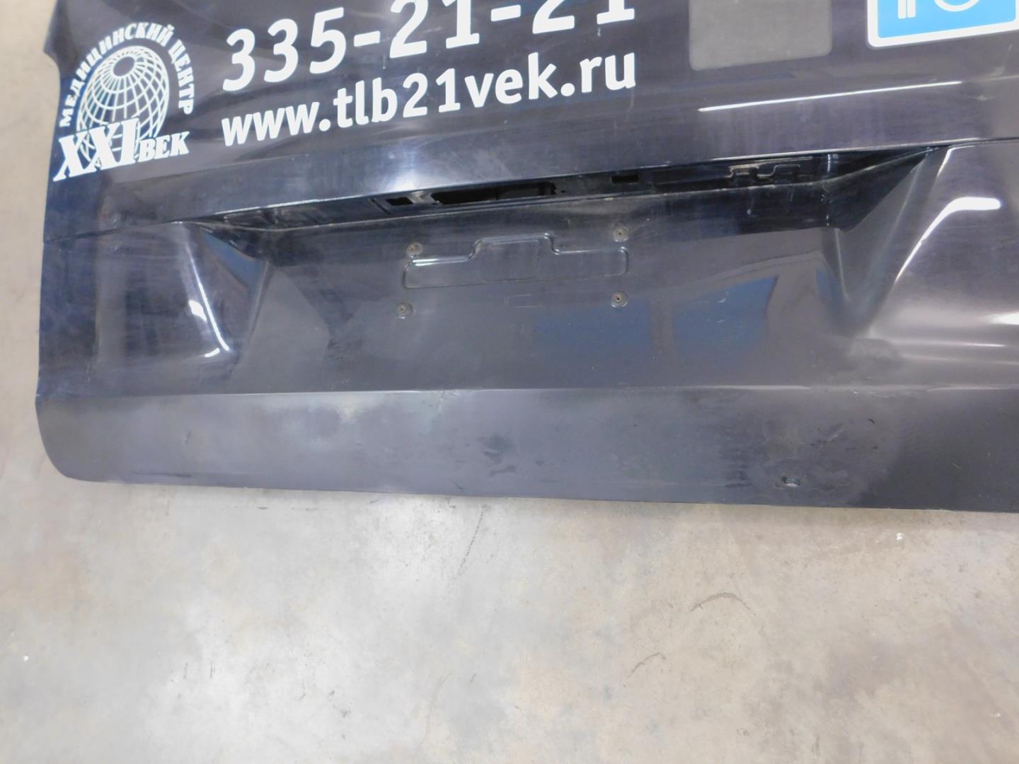 Дверь багажника