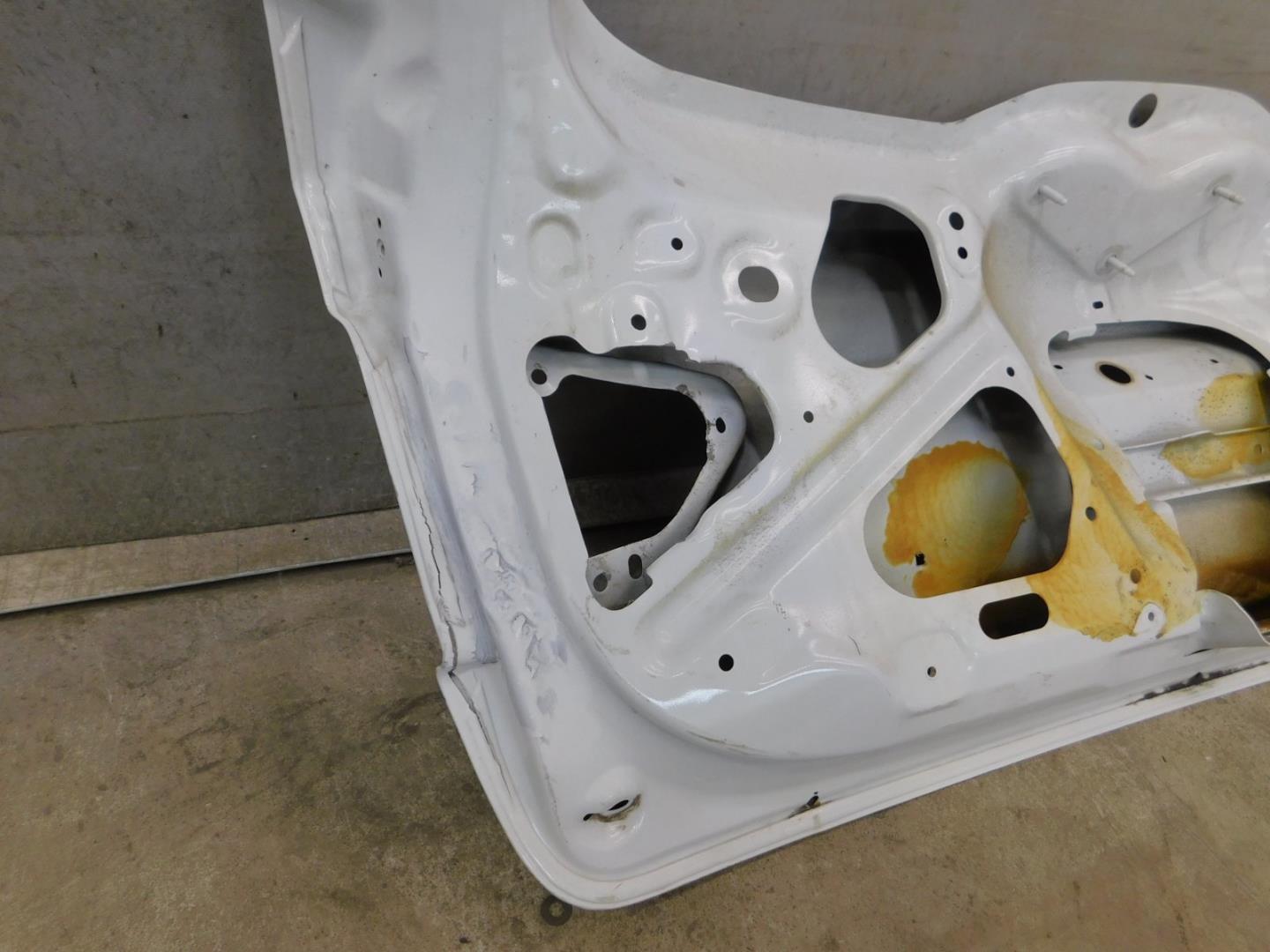 Дверь багажника