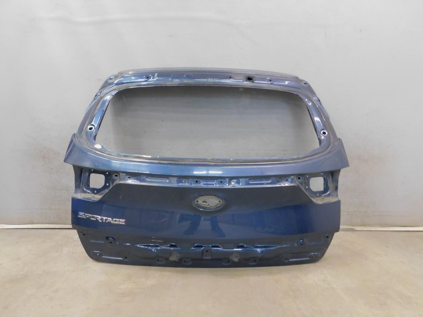 Дверь багажника