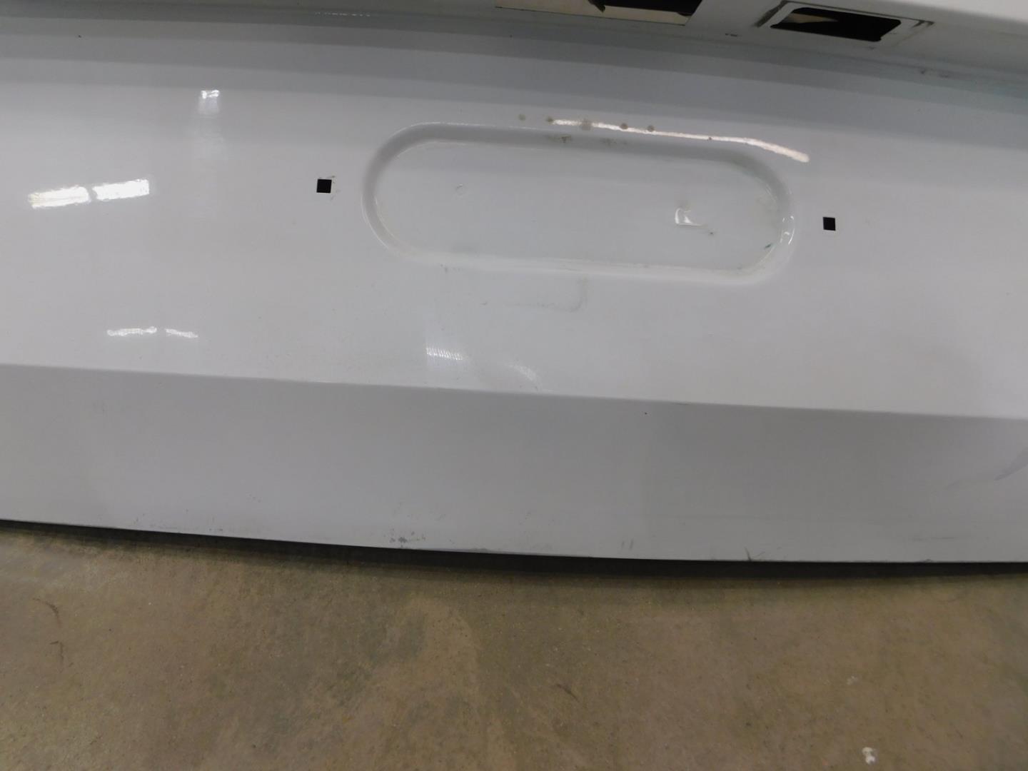 Дверь багажника