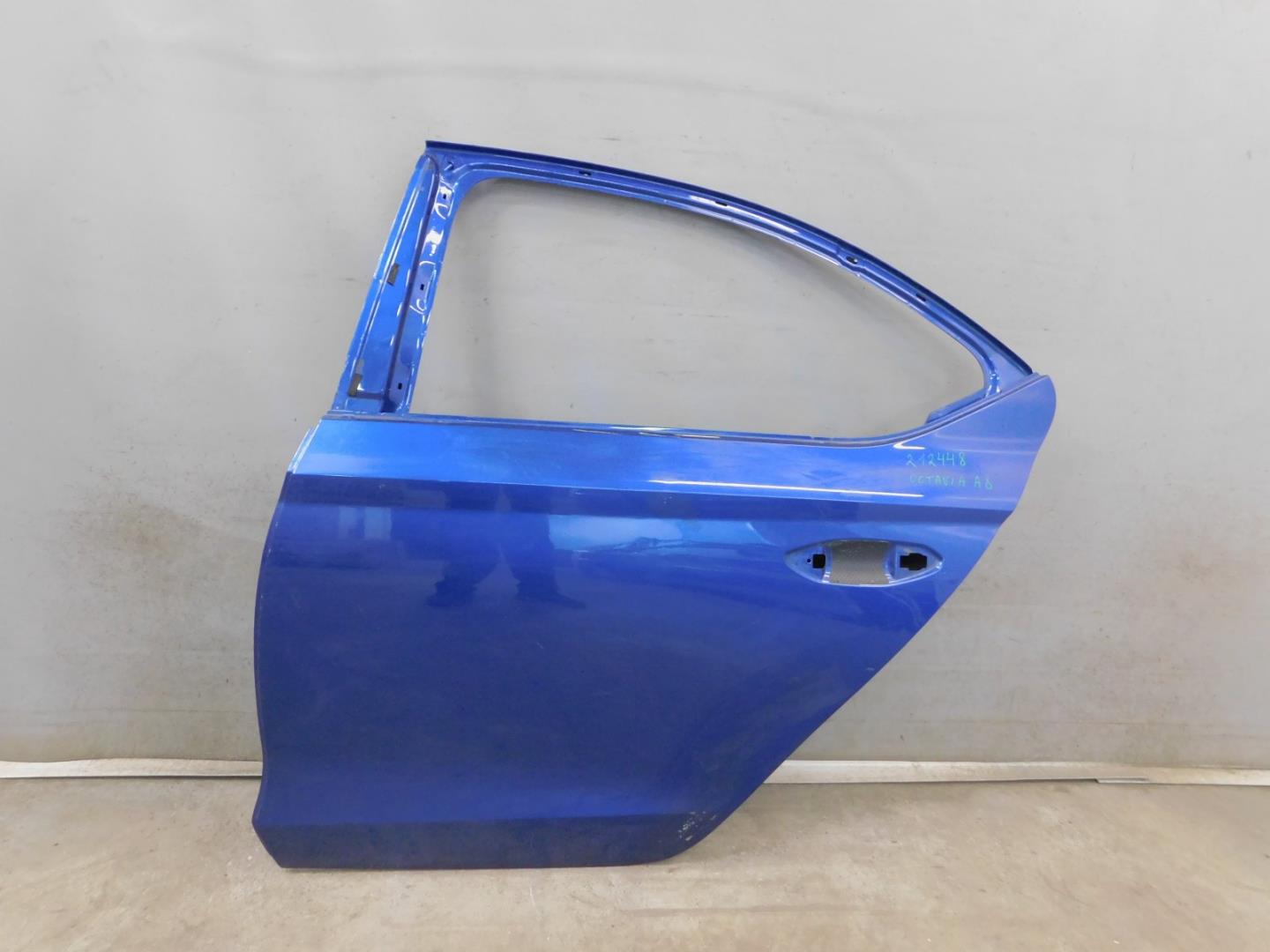 Дверь задняя левая