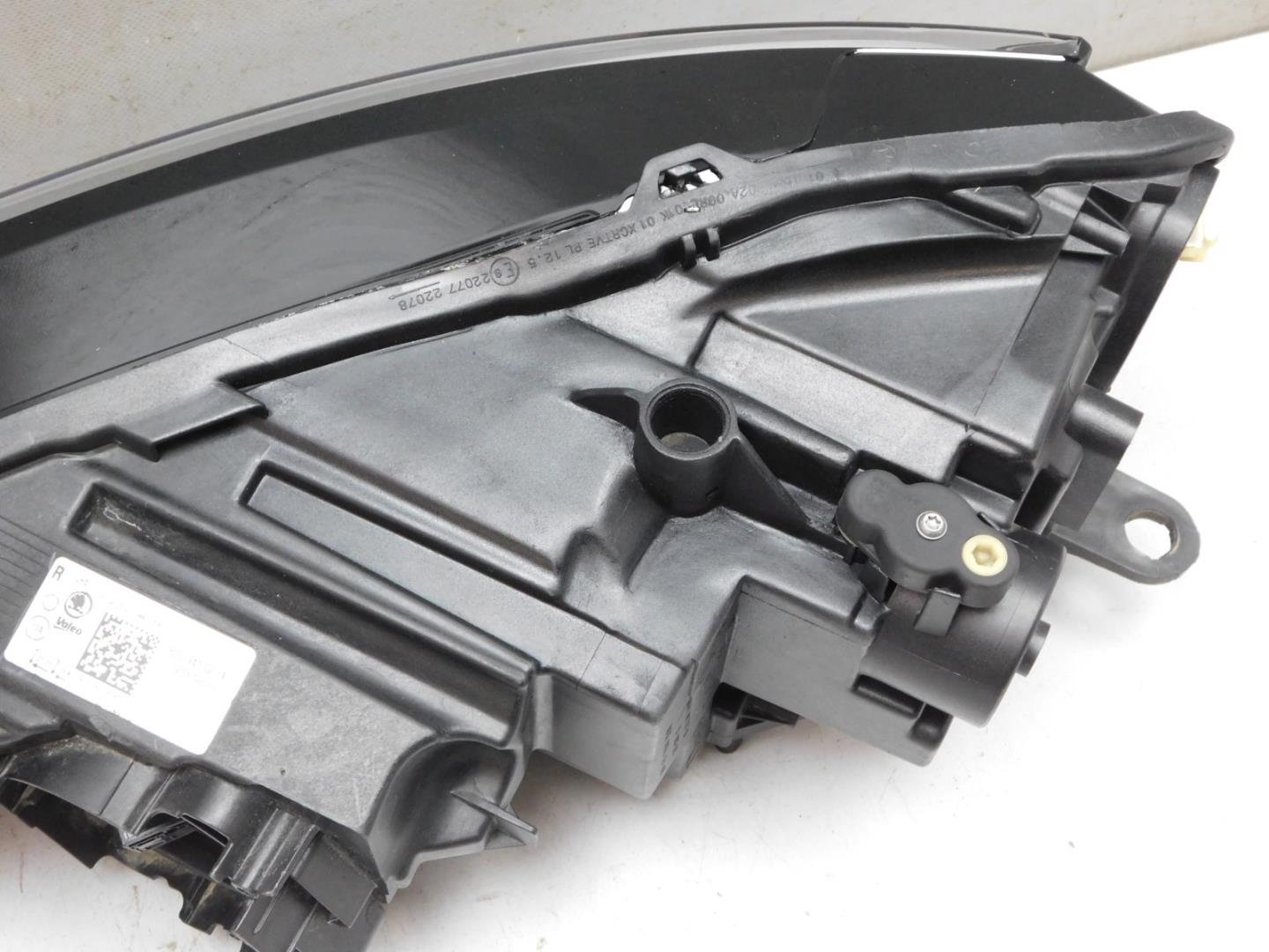 Фара правая