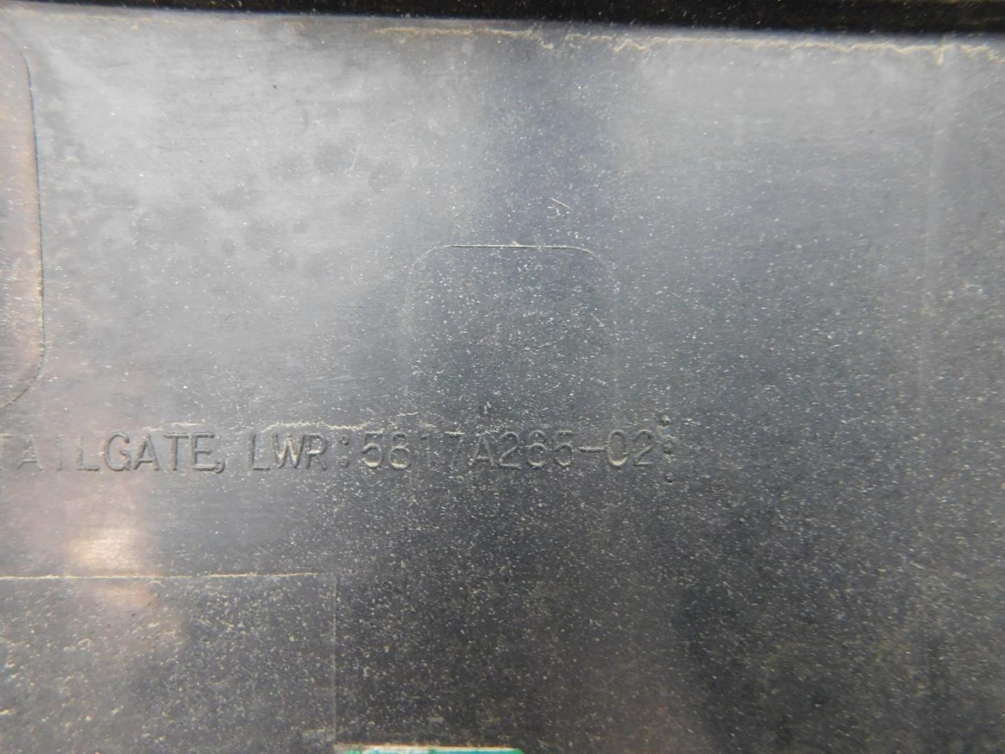 Накладка двери багажника