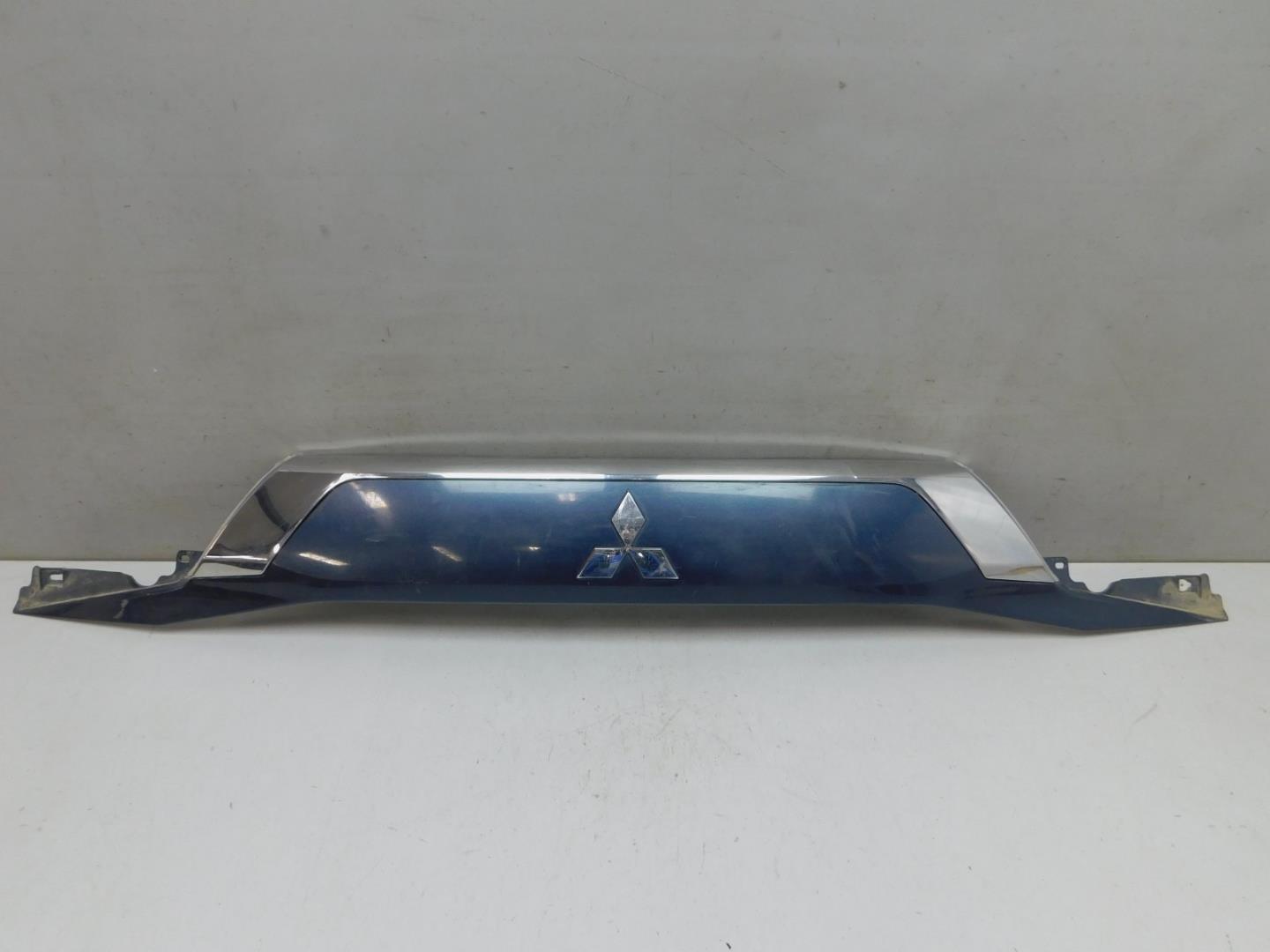 Накладка двери багажника